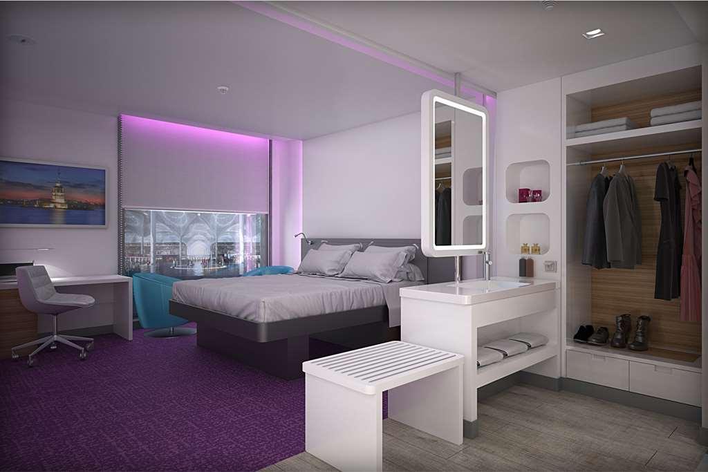 Отель Yotel Airport, Entrance
