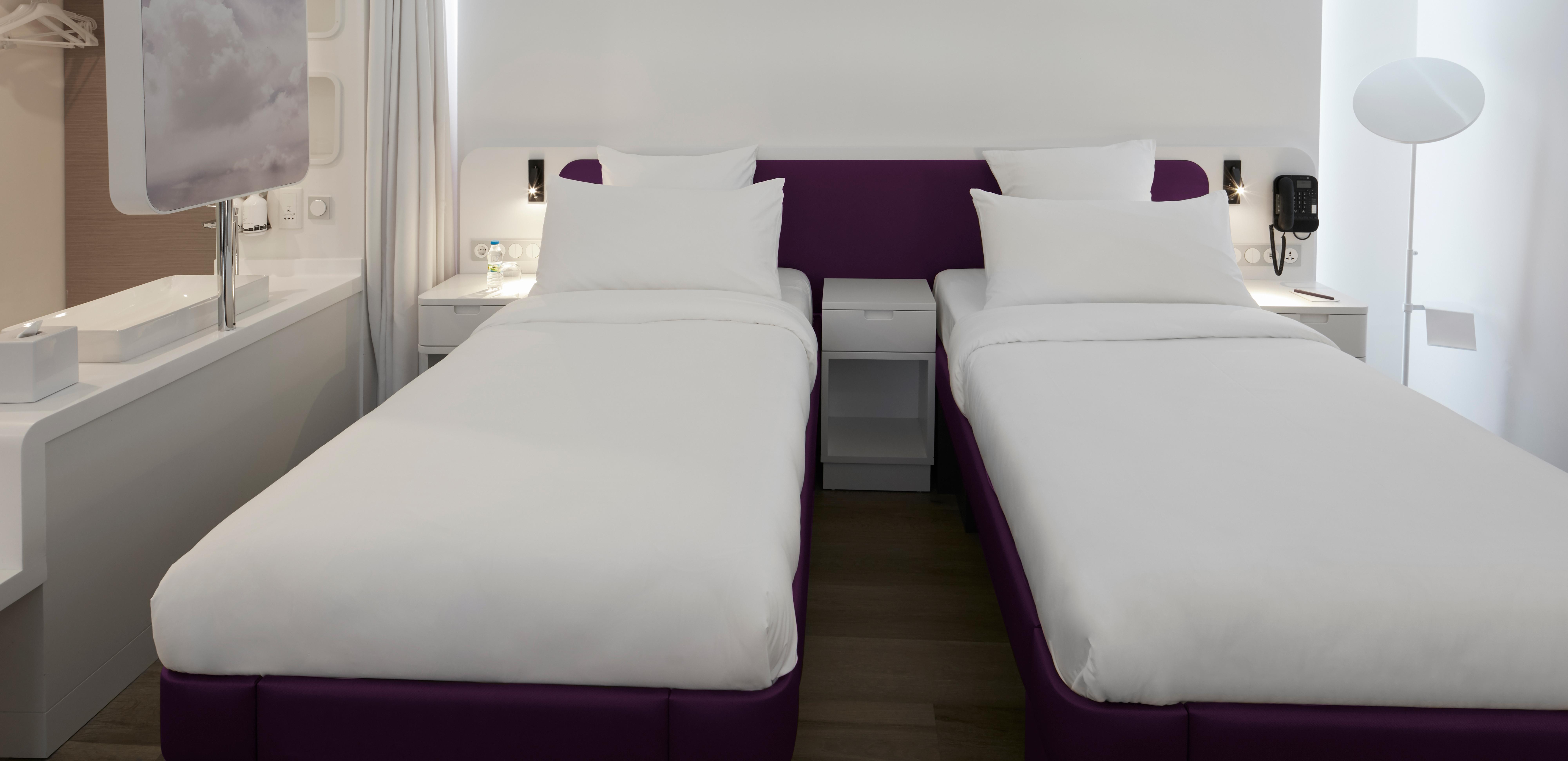 Yotel Airport, Entrance Отель