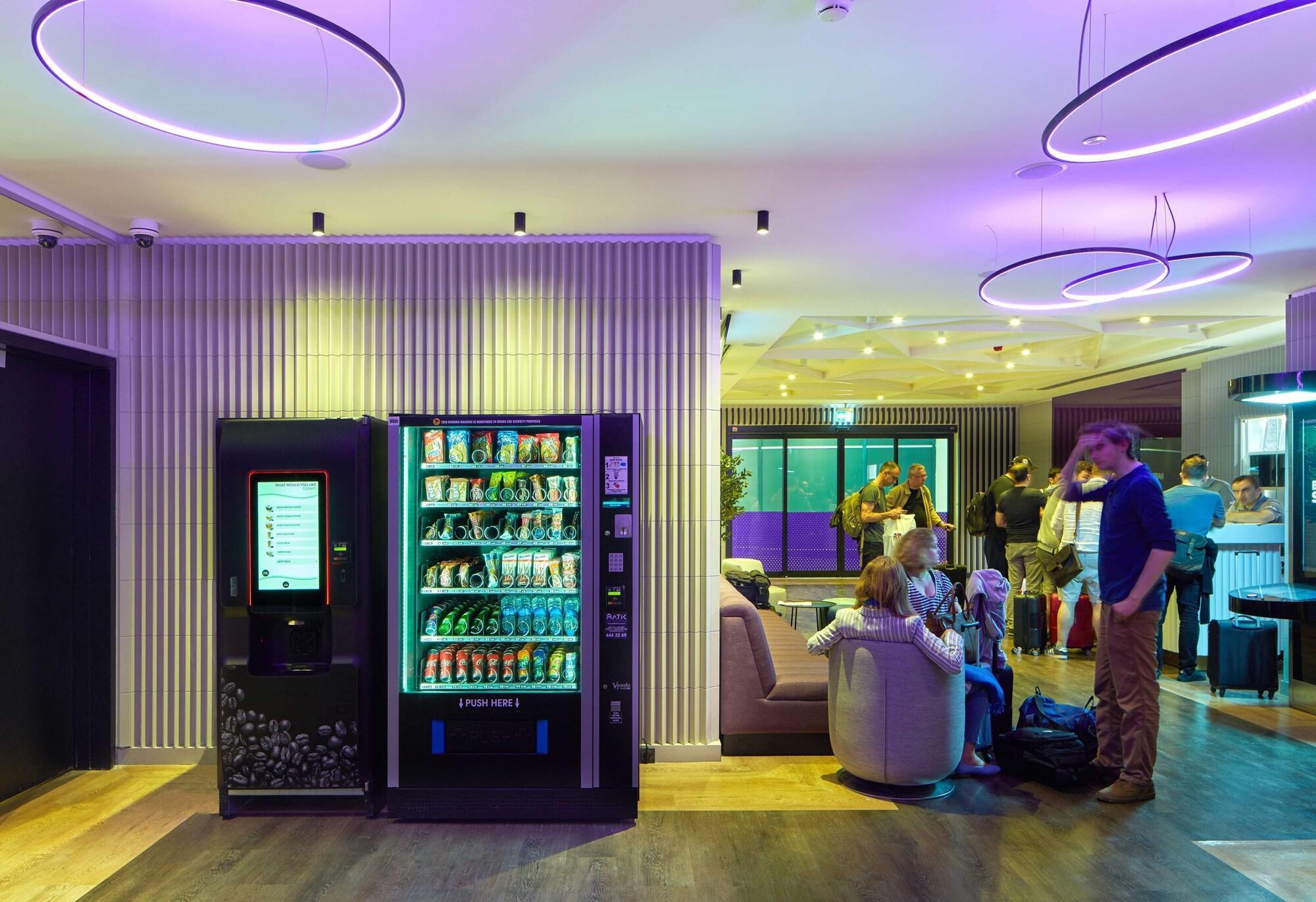Yotel Airport, Entrance Стамбул
