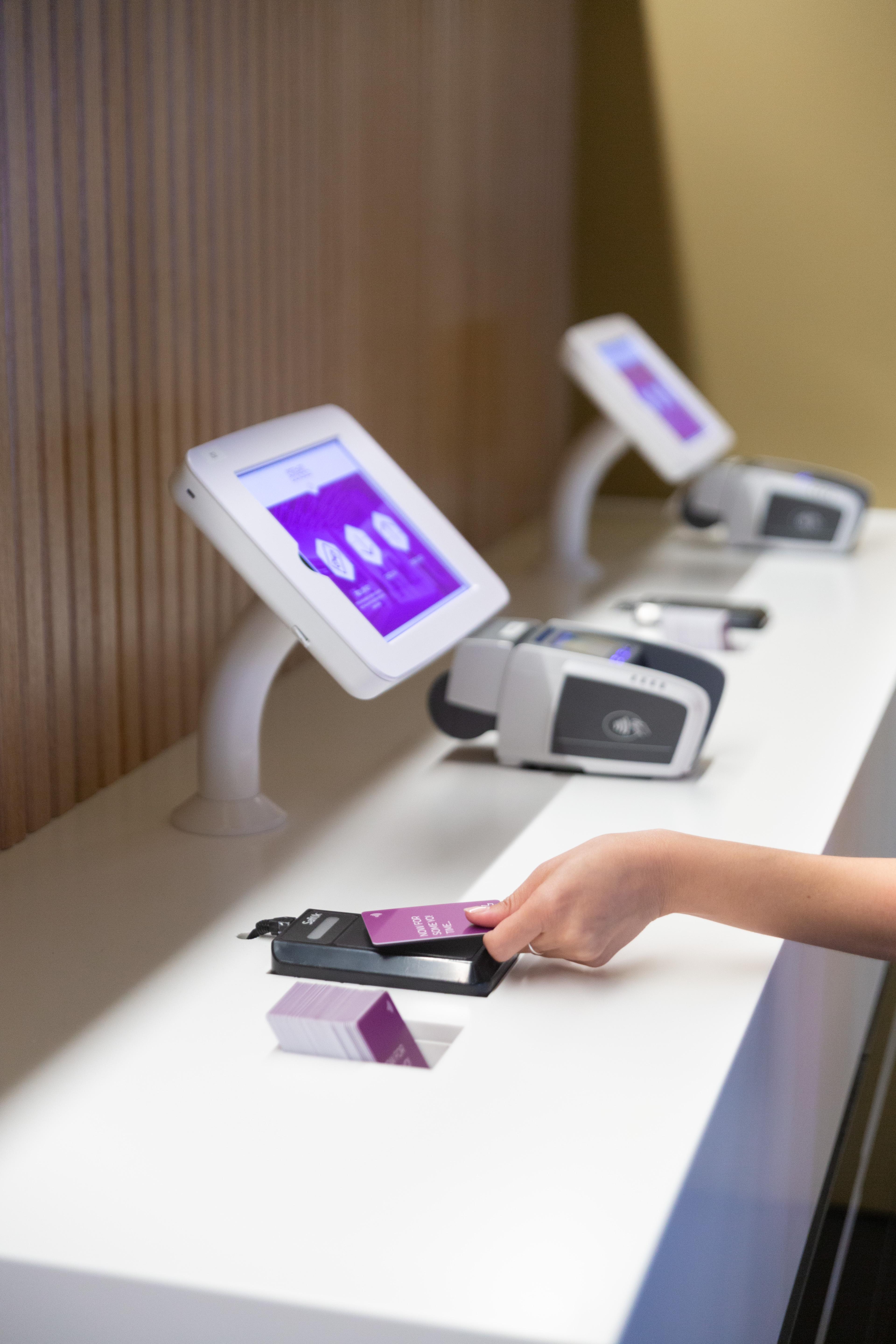 Отель Yotel Airport, Entrance 2*